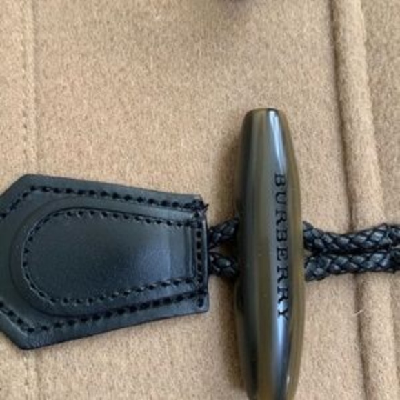 Burberry wool coat with fur trim - Picture 4 of 4